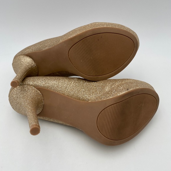 Olsenboye Size 7.5 M Gold Glitter OPepper Platform Pumps, 4.5" heel - Picture 8 of 8